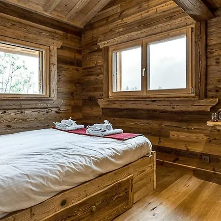 4 Villa-with-pool Prázdninový dům *